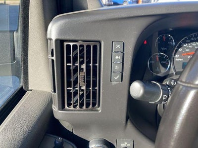 2023 Chevrolet Express Passenger 3500 1LS