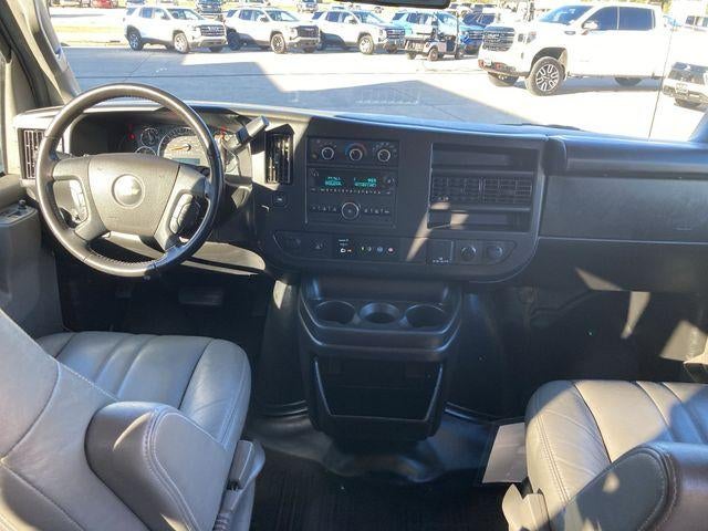 2023 Chevrolet Express Passenger 3500 1LS