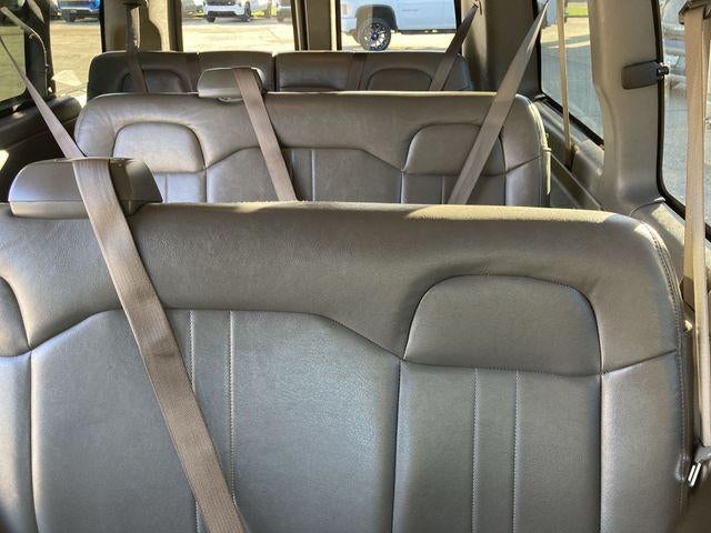 2023 Chevrolet Express Passenger 3500 1LS