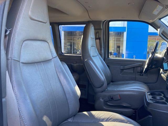 2023 Chevrolet Express Passenger 3500 1LS