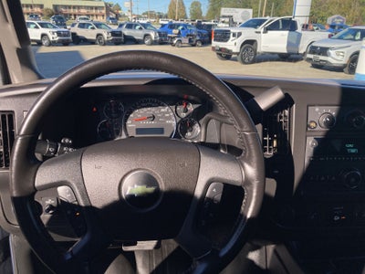 2023 Chevrolet Express Passenger 3500 1LS