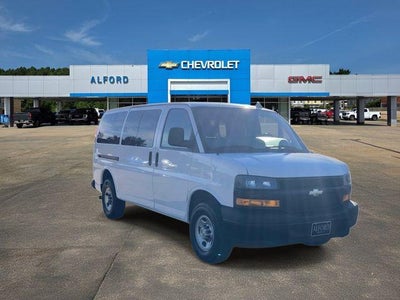 2023 Chevrolet Express Passenger 3500 1LS