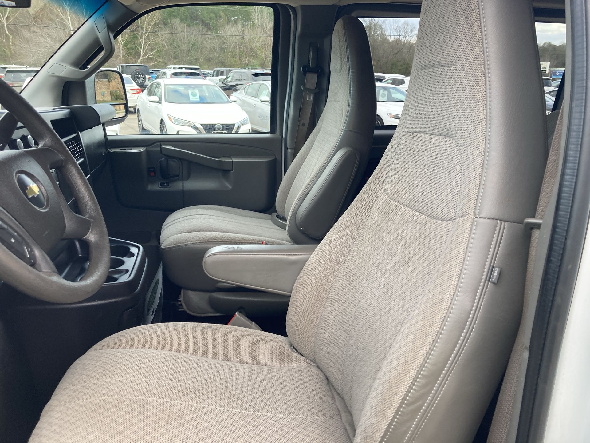 2017 Chevrolet Express Passenger 3500 LT