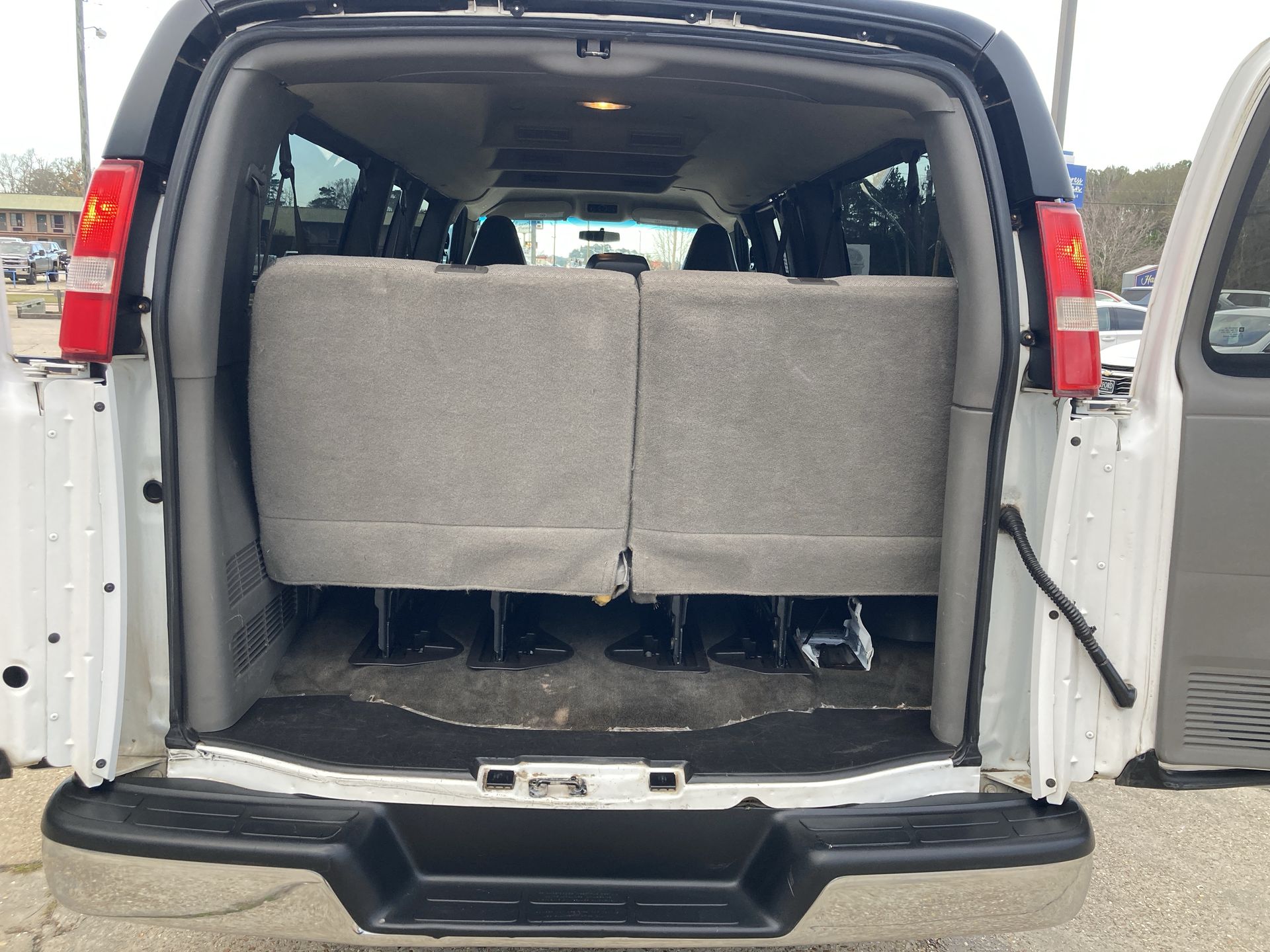 2017 Chevrolet Express Passenger 3500 LT