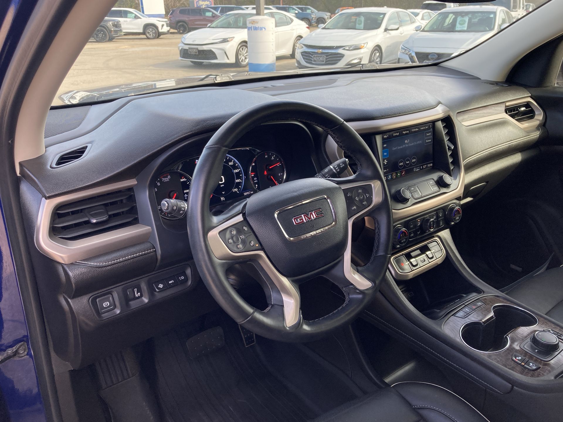 2023 GMC Acadia Denali