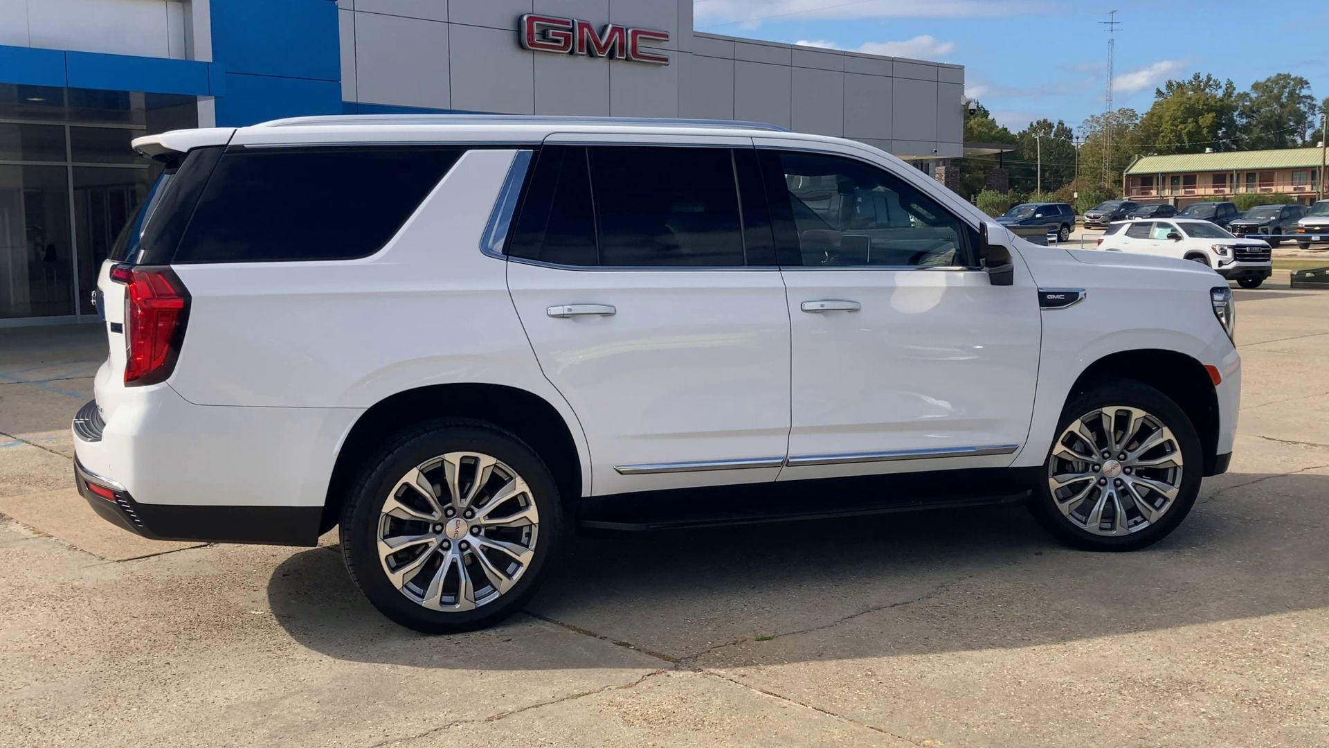 2021 GMC Yukon SLT