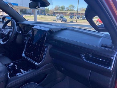 2025 GMC Yukon Elevation