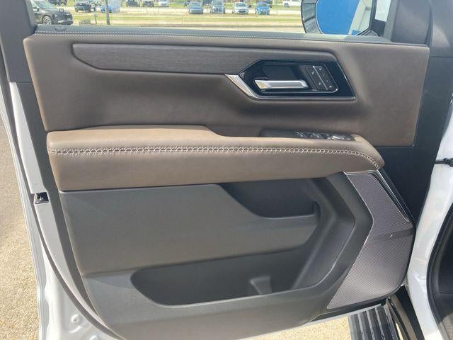 2026 GMC Yukon Denali Ultimate - Photo 23