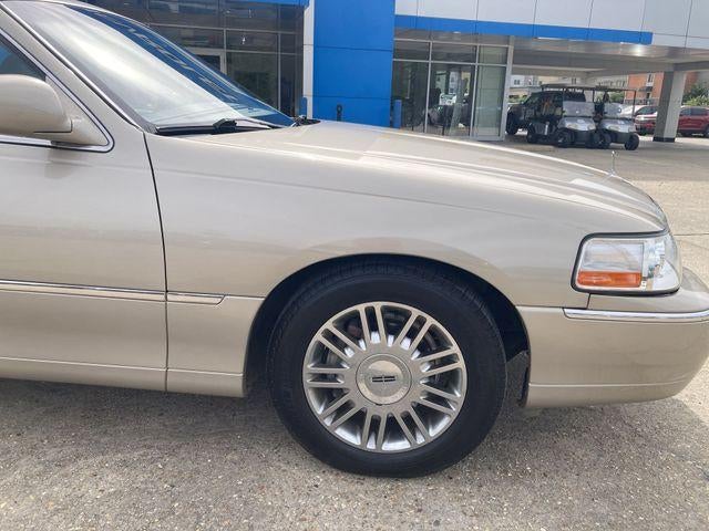 2009 Lincoln Town Car Signature Limited