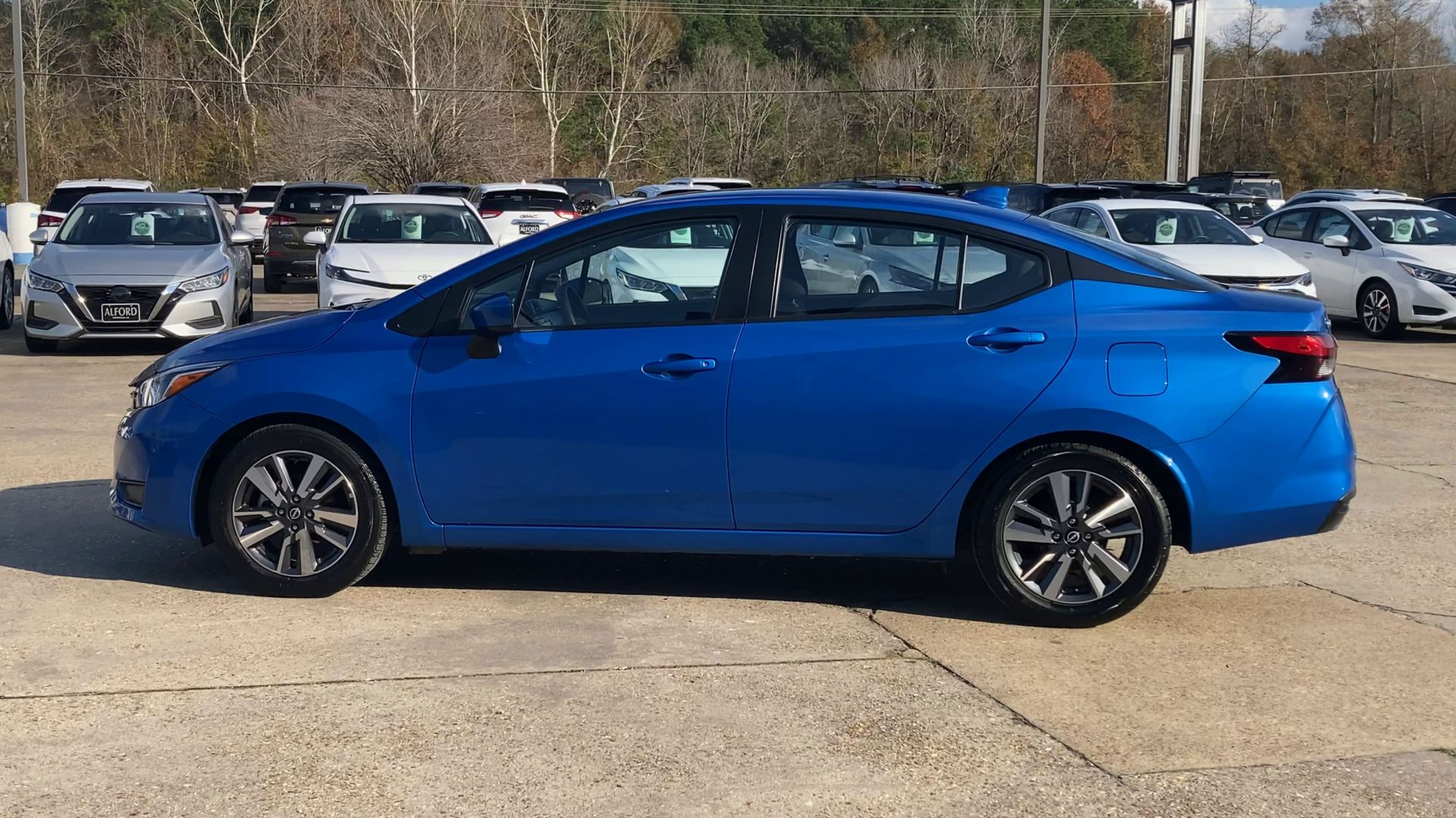 2023 Nissan Versa SV