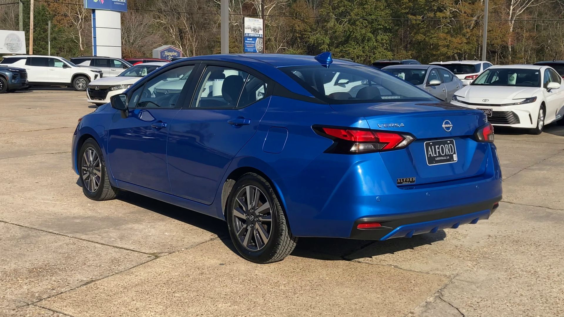 2023 Nissan Versa SV