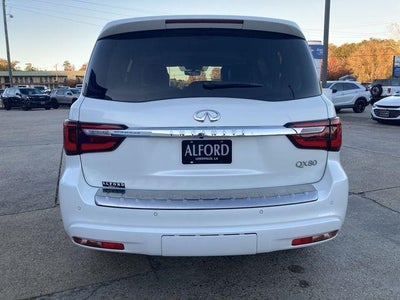 2022 INFINITI QX80 LUXE