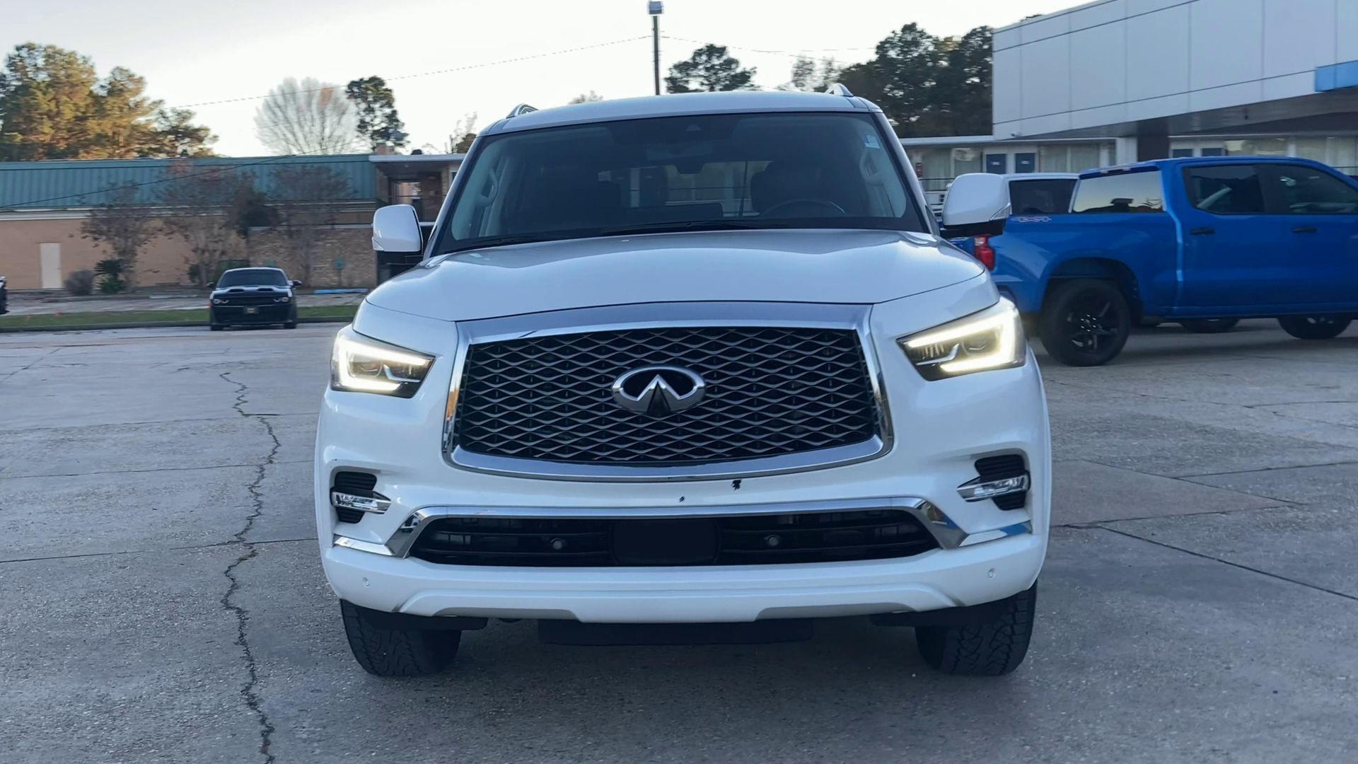 2022 INFINITI QX80 LUXE