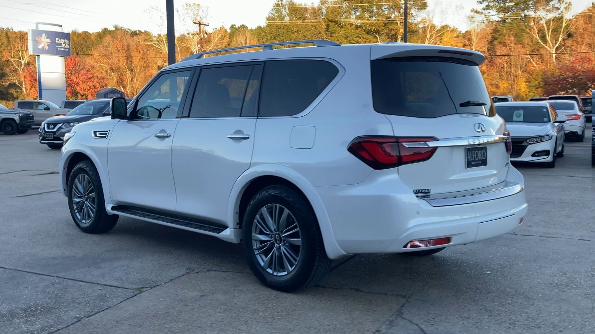 2022 INFINITI QX80 LUXE