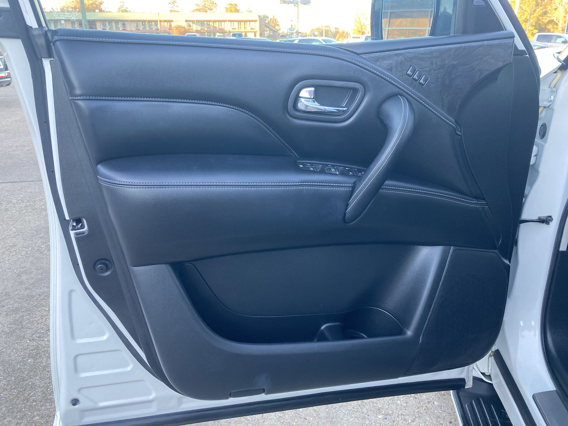 2022 INFINITI QX80 LUXE