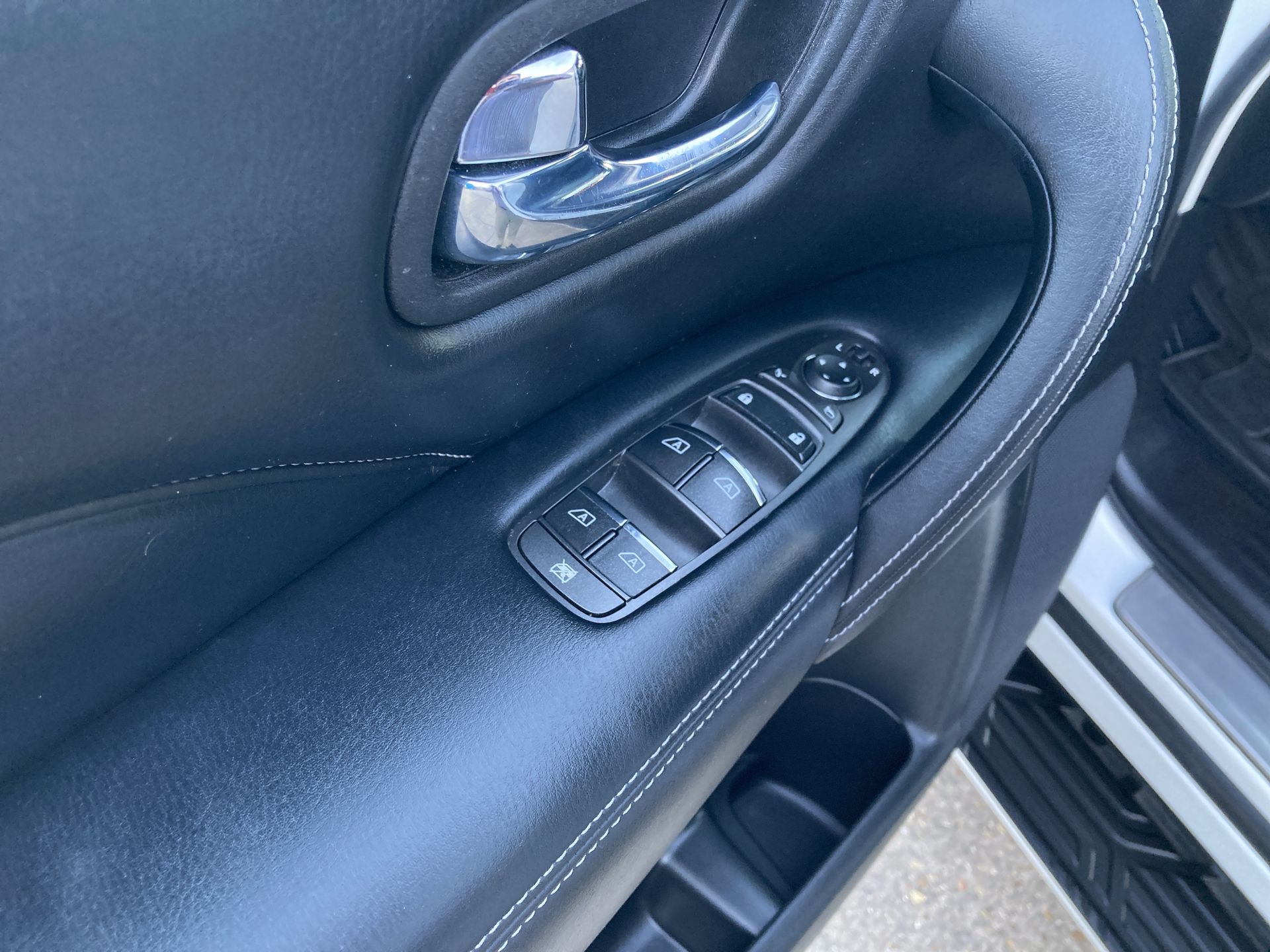 2022 INFINITI QX80 LUXE