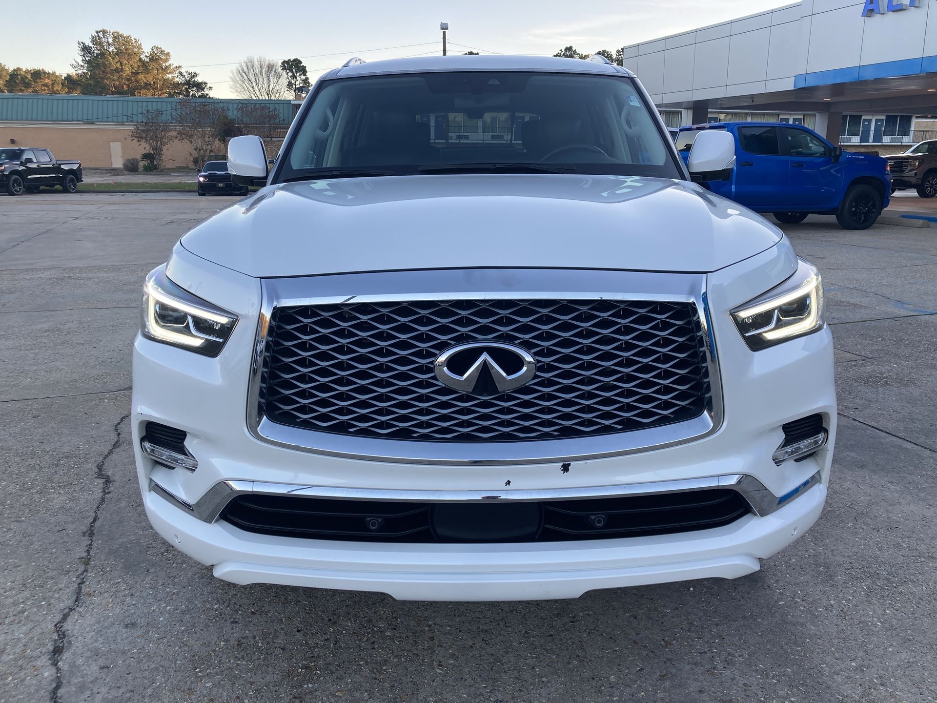 2022 INFINITI QX80 LUXE